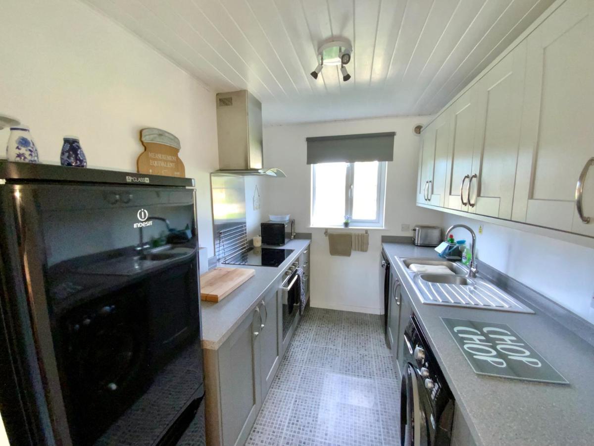 'That One' Our Cotswold Lakeside Lodge 赛伦塞斯特 外观 照片