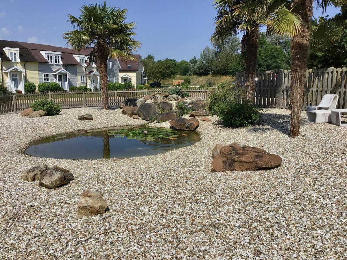 'That One' Our Cotswold Lakeside Lodge 赛伦塞斯特 外观 照片