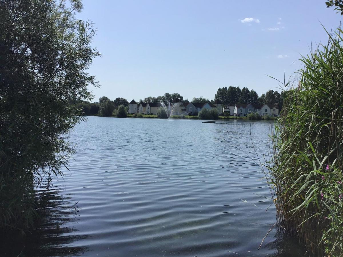 'That One' Our Cotswold Lakeside Lodge 赛伦塞斯特 外观 照片